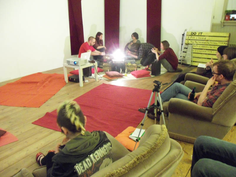 http://www.articlegallery.co.uk/files/gimgs/th-24_AAS Recievers of the Eternal Drone Participation performance.jpg