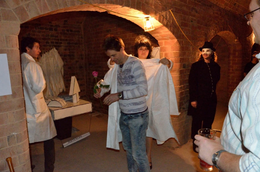 http://www.articlegallery.co.uk/files/gimgs/th-21_4_Enrolment with Aby Duffty J Cox.jpg
