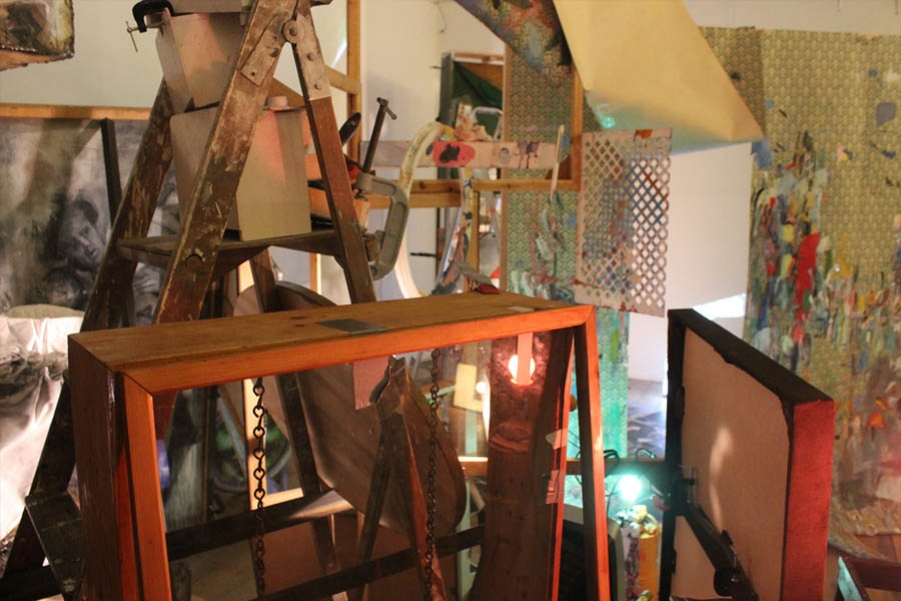 http://www.articlegallery.co.uk/files/gimgs/th-9_Babelling Installation (3).jpg